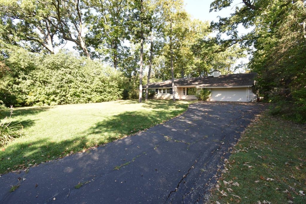 980 Mellody Rd, Lake Forest