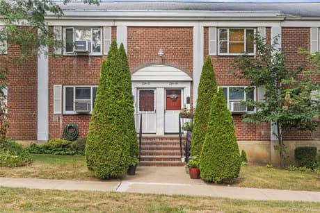 224-17 Manor Rd Unit Lower