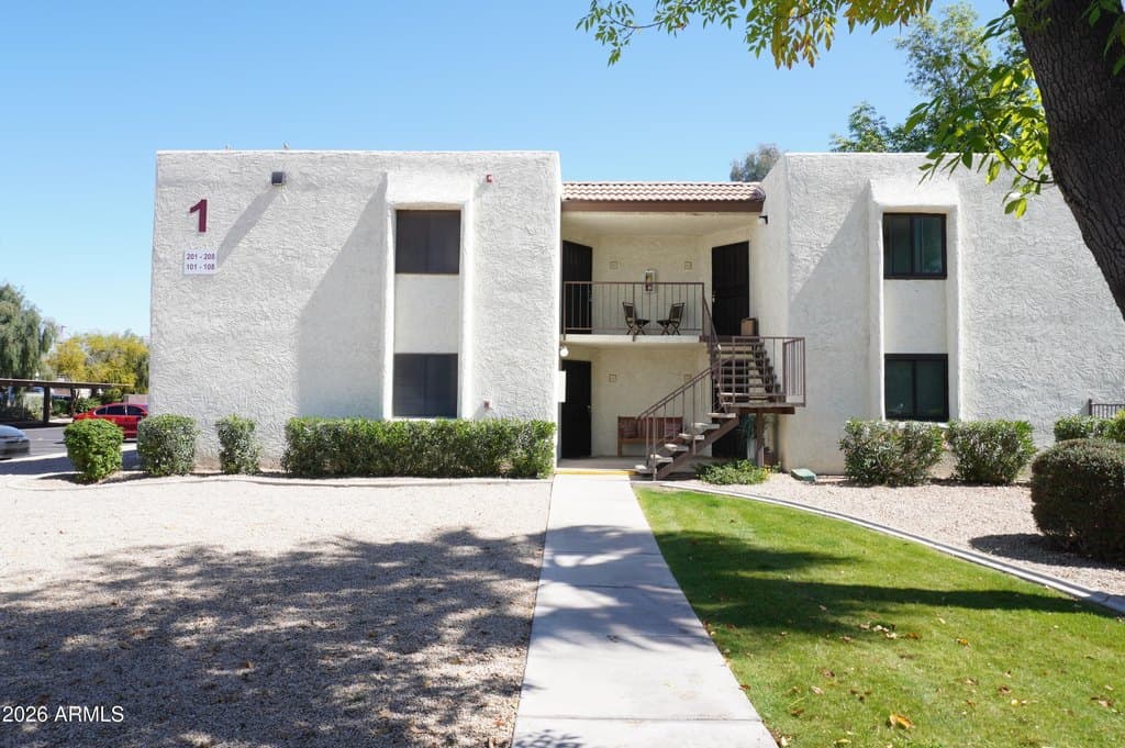 10444 N 69th St Apt 107, Paradise Valley
