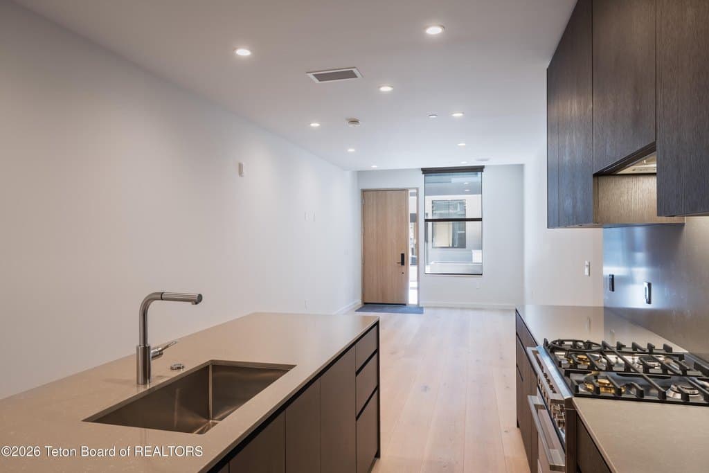 165 N Glenwood St Unit 24, Jackson