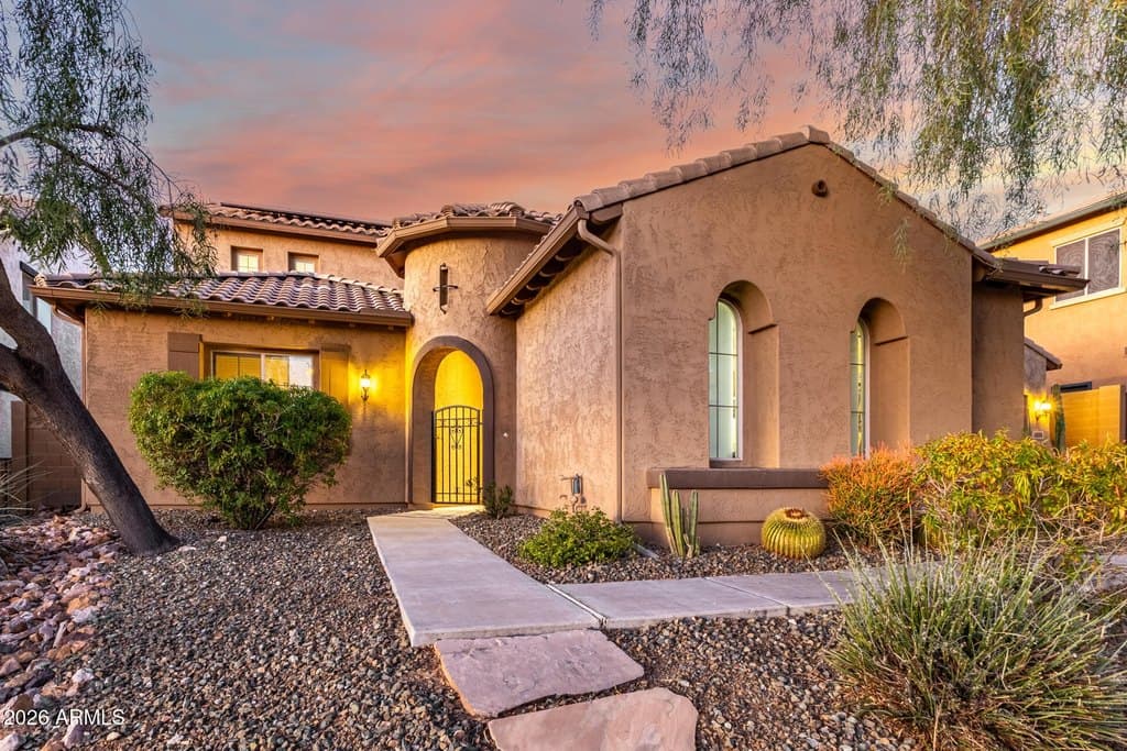 1806 W Yellow Bird Ln