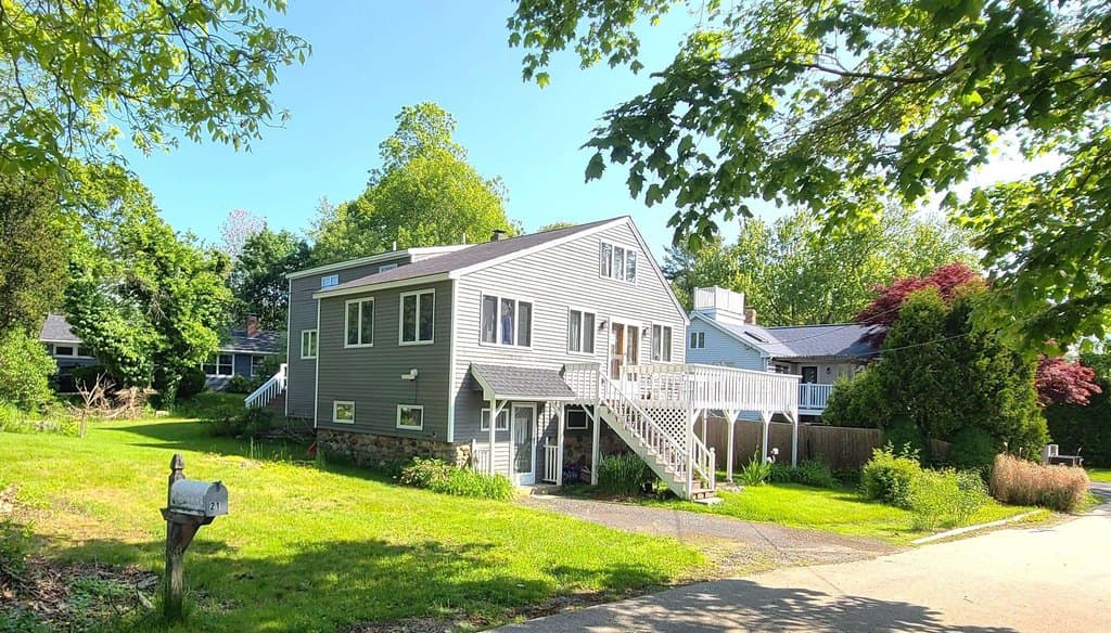21 Triton Dr
