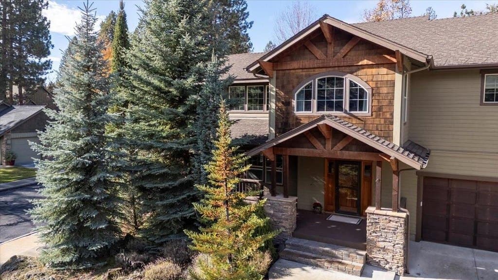 60923 Grand Targhee Dr, Bend