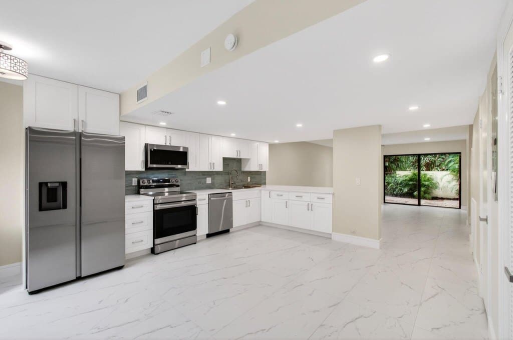 1330 NW 13th St Apt 12, Boca Raton