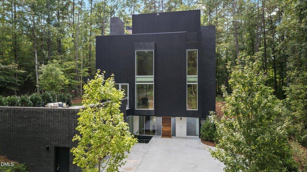 711 Berryhill Dr, Chapel Hill