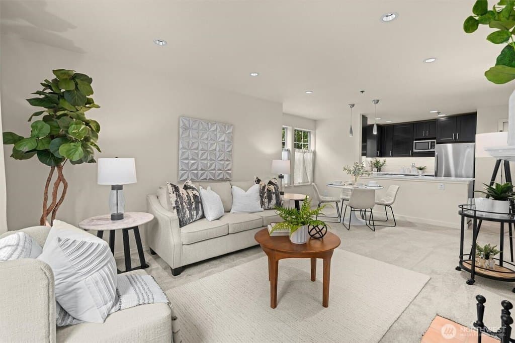 2540 118th Ave SE Apt 202, Bellevue