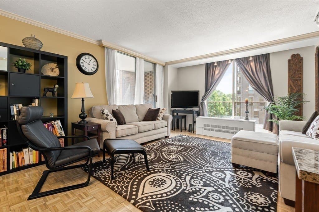 33 Pond Ave Apt 603, Brookline