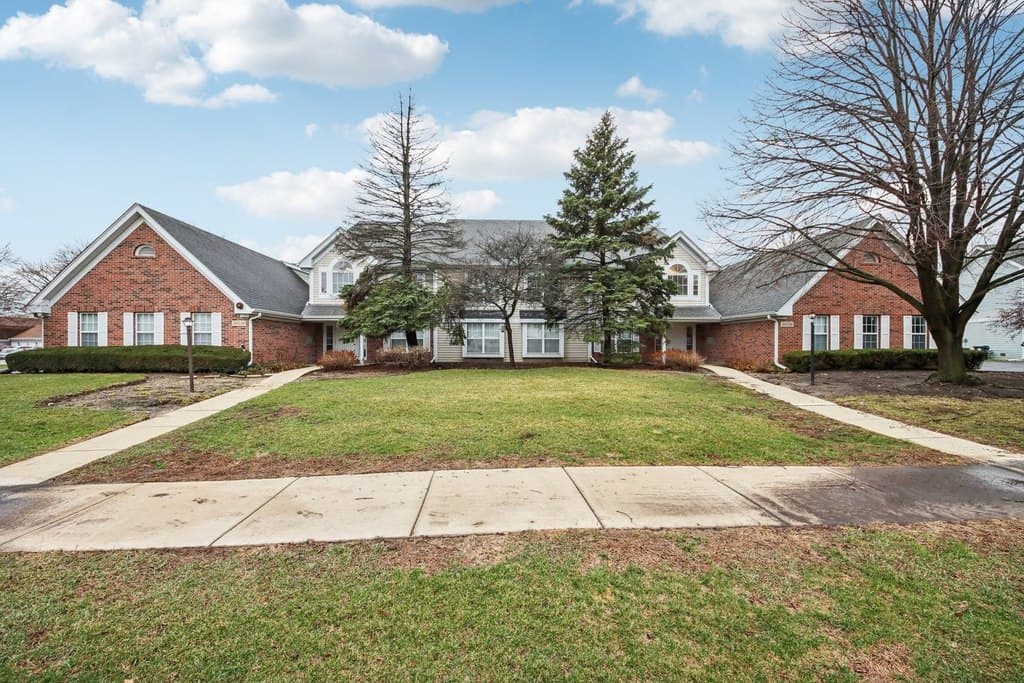 5S530 Scots Dr Unit 18G, Naperville