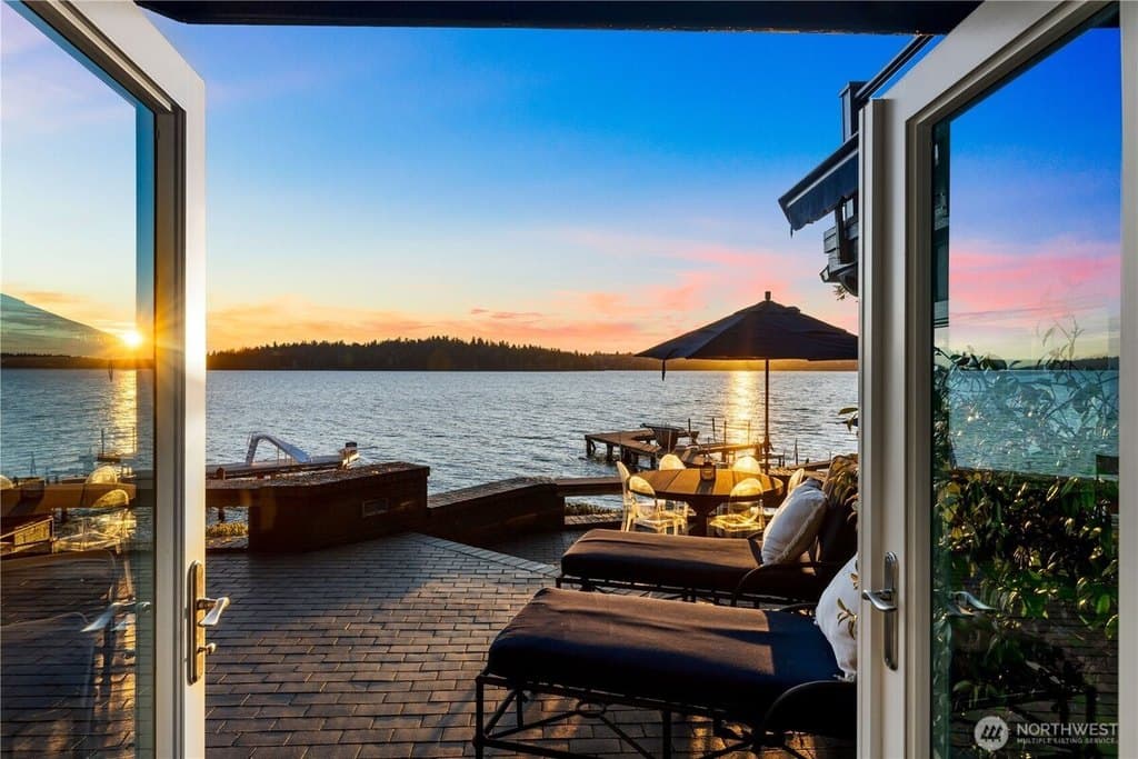 18 Holly Ln, Mercer Island