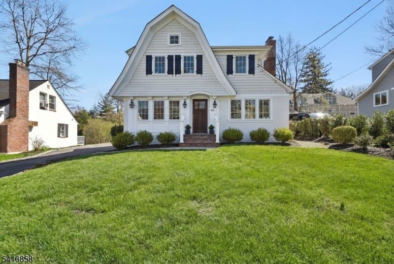 42 Locust Dr, Summit