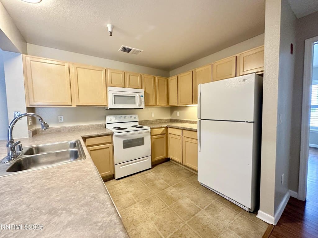 200 Talus Way Apt 234, Reno