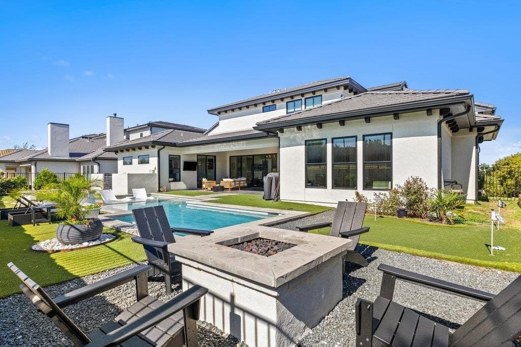 223 Golden Bear Dr, Austin