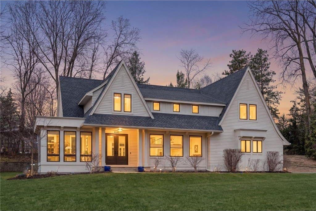 6604 Mohawk Trl, Edina