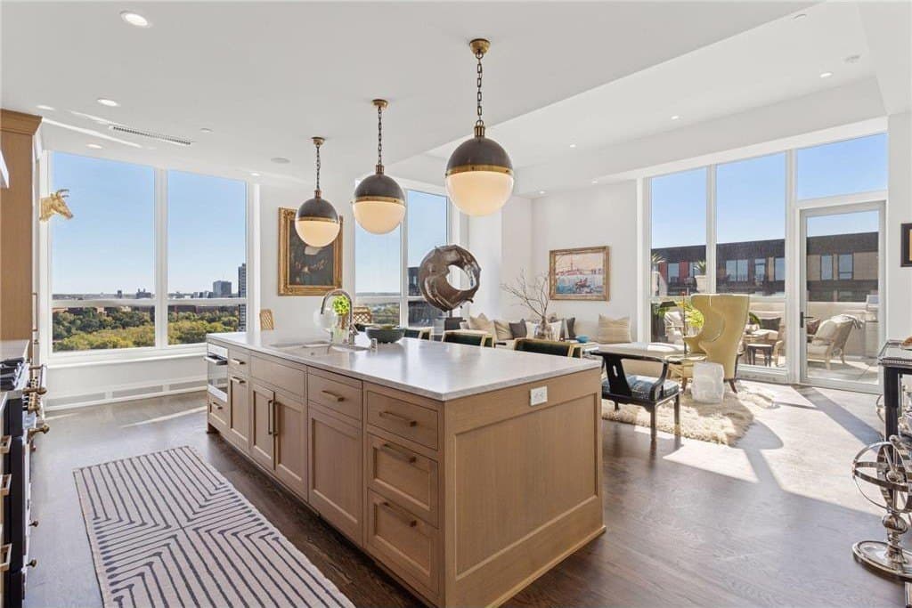 1111 W River Pkwy Unit 15E, Minneapolis