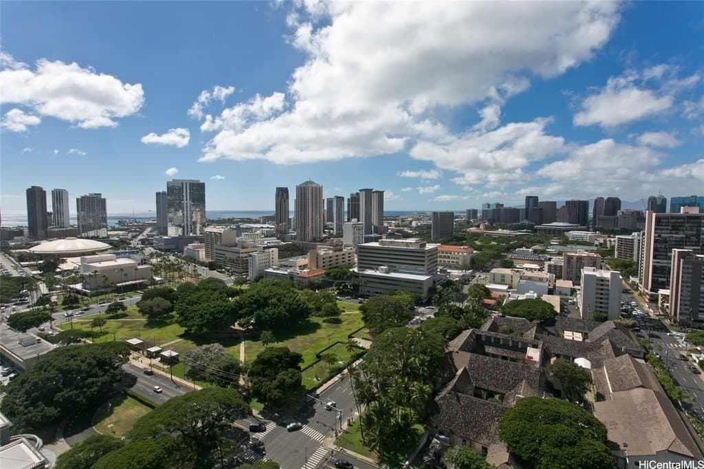 1221 Victoria St Apt 1705, Honolulu