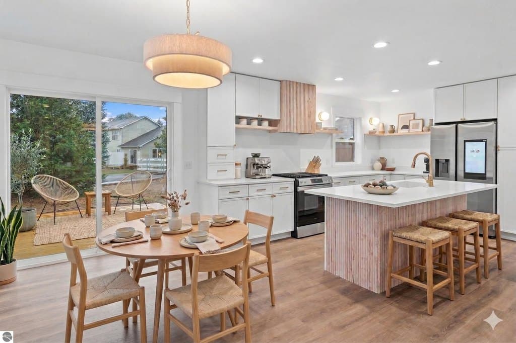 2737 Ruby St, Traverse City