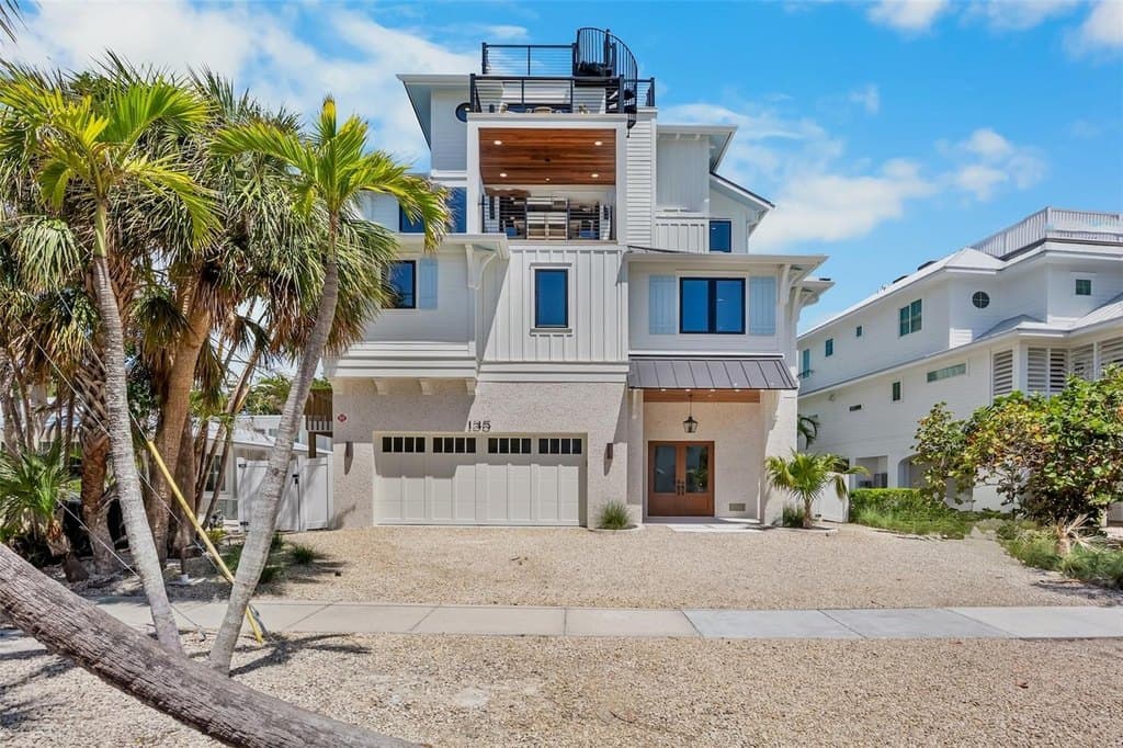 135 Avenida Veneccia, Sarasota