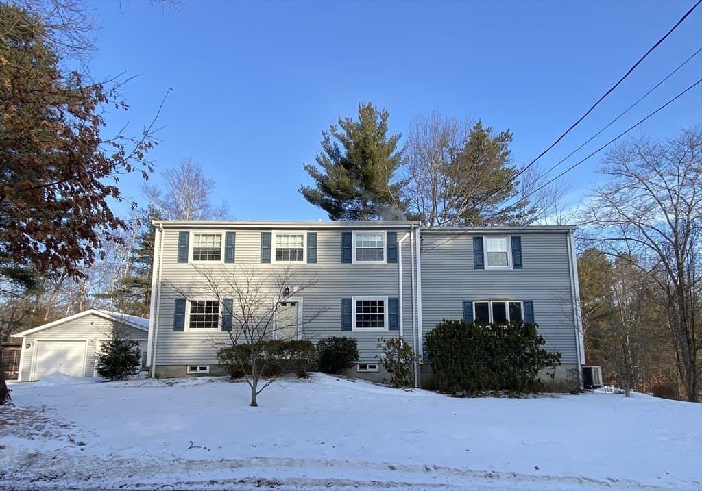 66 Old Stow Rd, Concord