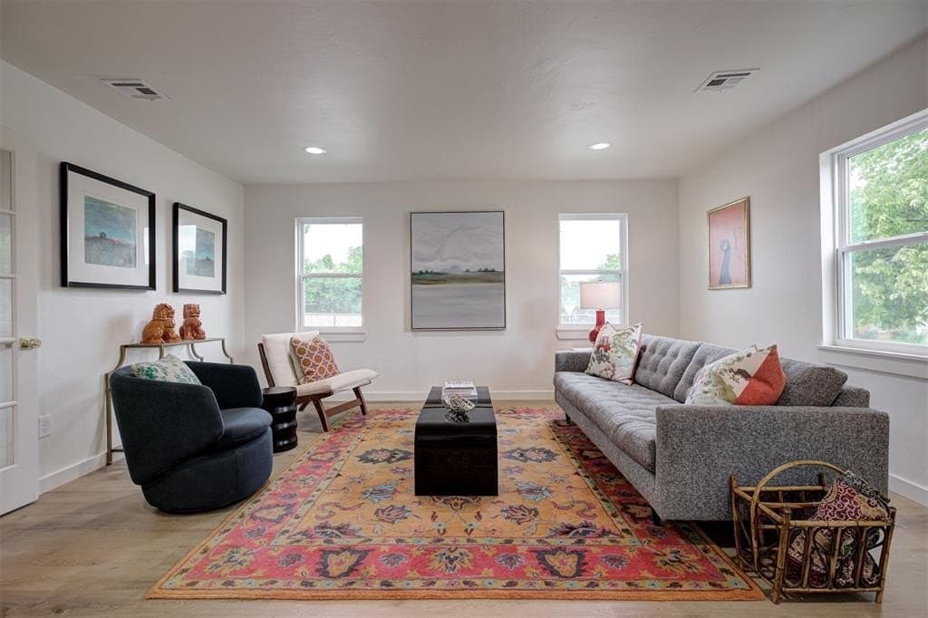2260 NW 37th St, Oklahoma City