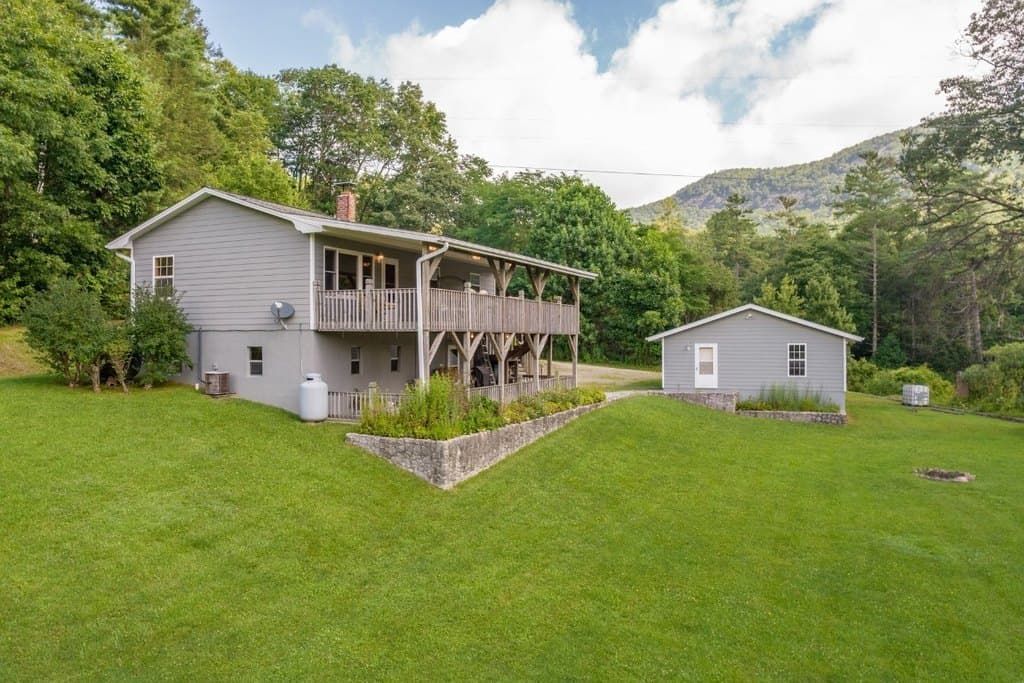 50 Pearl Dr, Highlands