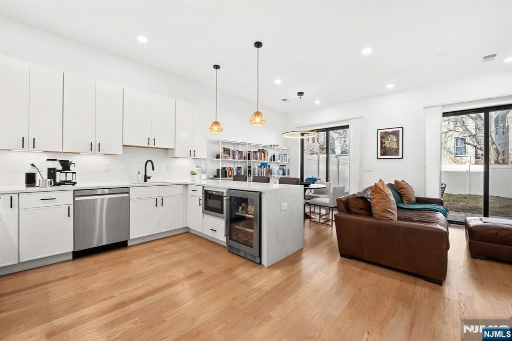 34 Manhattan Ave Apt 2, Jersey City