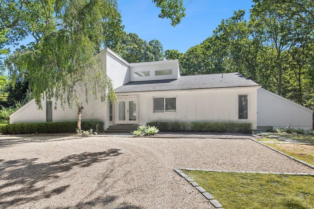 12 Cutter Ct, East Hampton
