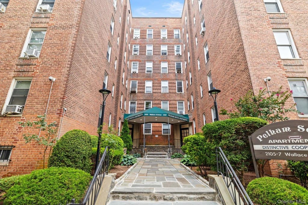 2105 Wallace Ave Apt 5A, Bronx