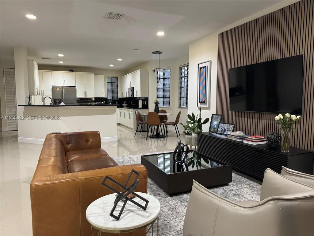 1547 Passion Vine Cir Unit 5-3, Weston