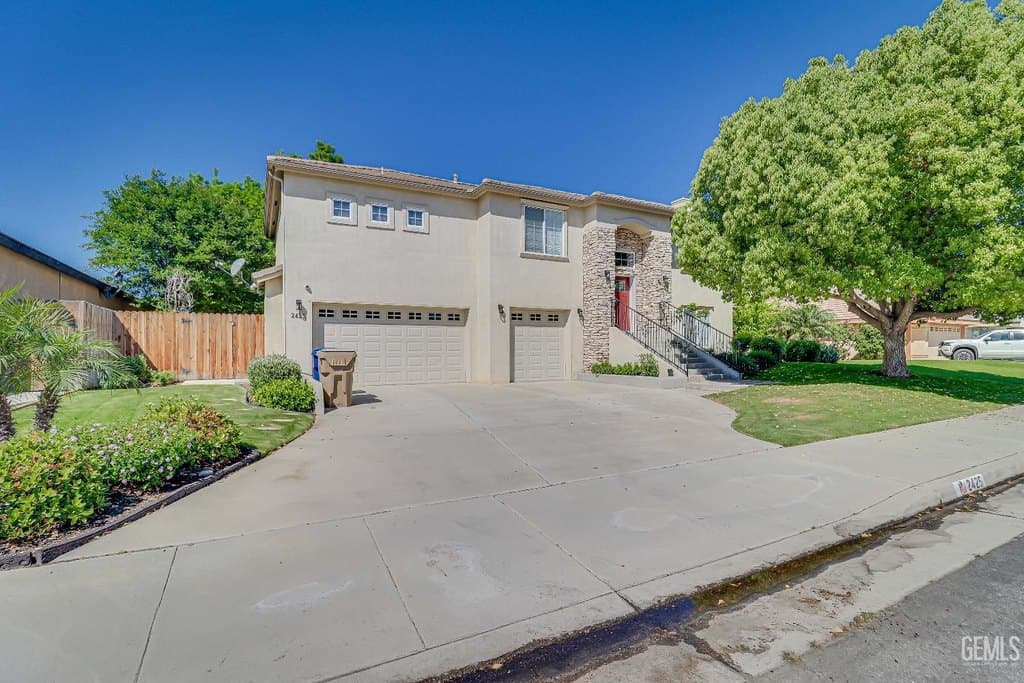 2425 Ollie Ct, Bakersfield
