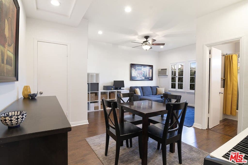 340 N Oakhurst Dr Apt 205, Beverly Hills