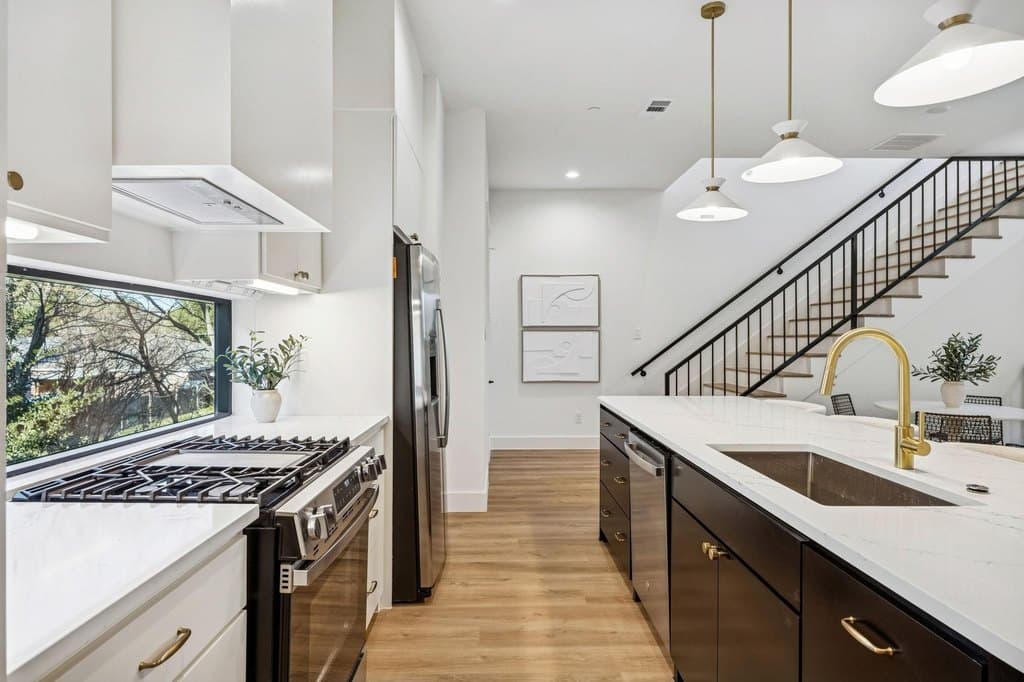 2147 Mail Ave Unit 103, Dallas