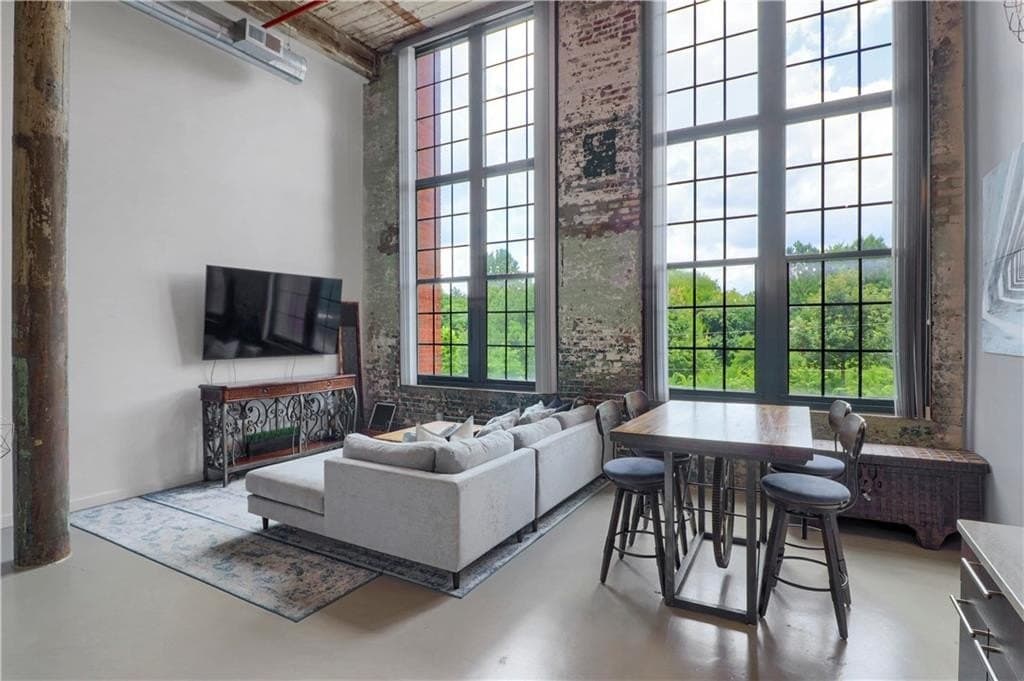 170 Boulevard SE Apt E203