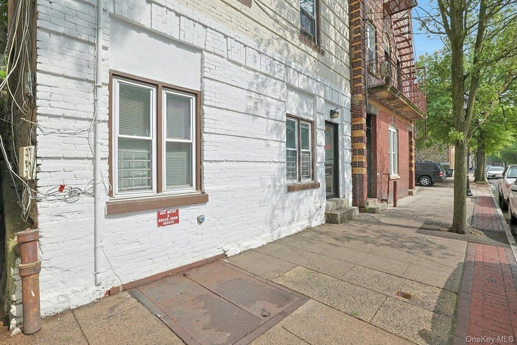 91 Ferris Ave, White Plains