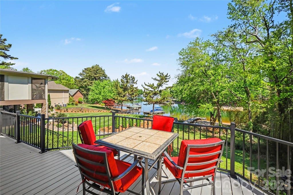 20105 Chapel Point Ln, Cornelius