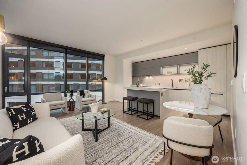 889 Avenue Sq NE Unit 311, Bellevue