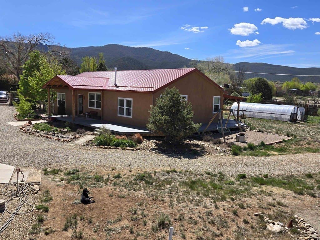 926 Calle Conquistador, Taos