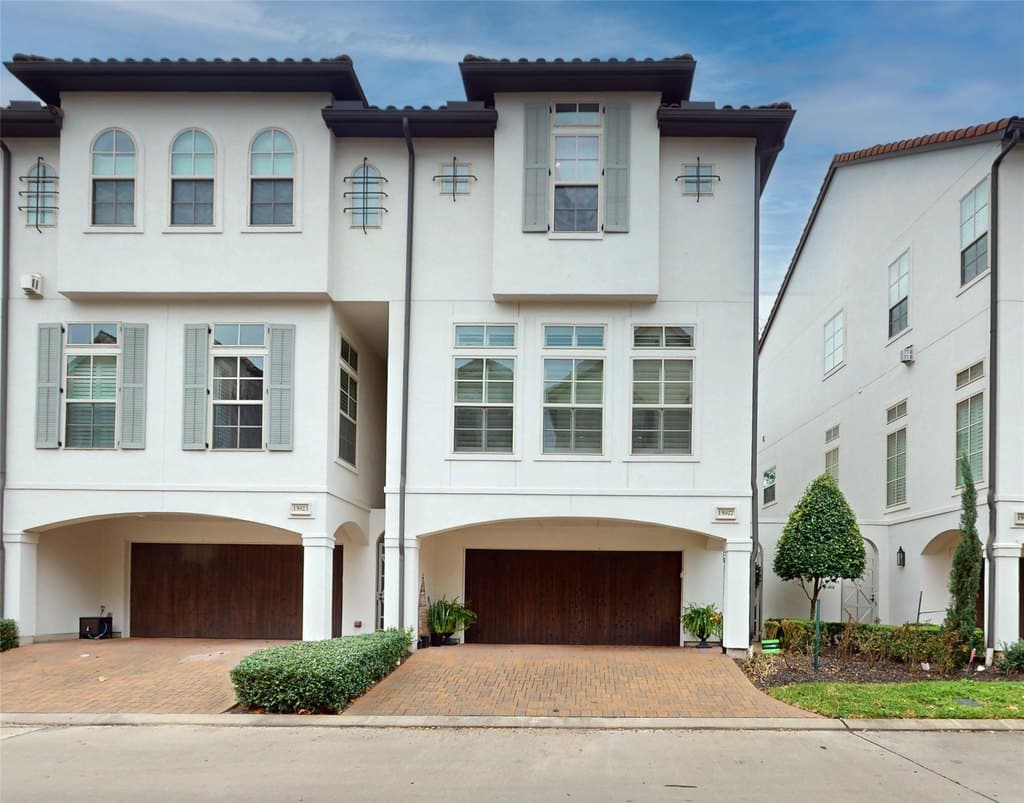 15927 Morgan St, Sugar Land