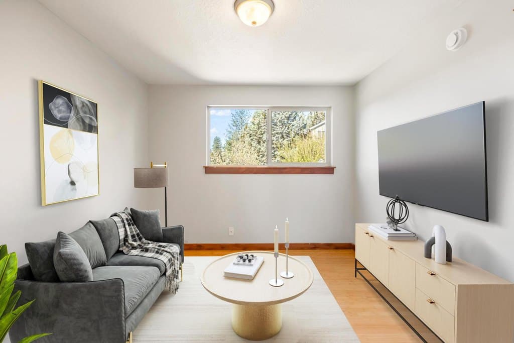 1030 NW Roanoke Ave Apt 14, Bend