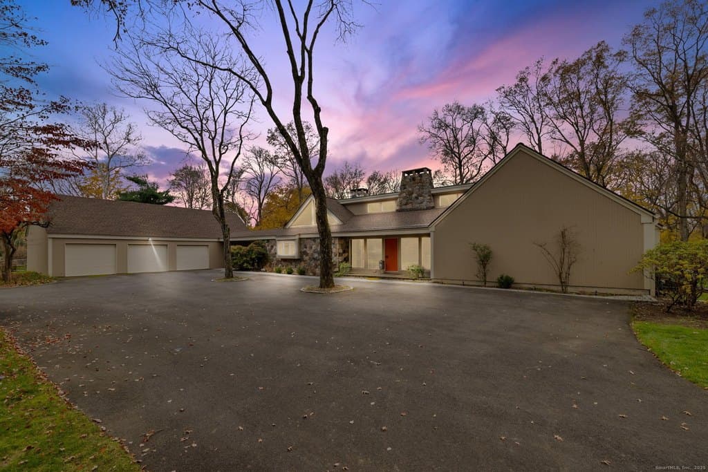 88 Starin Dr, Stamford