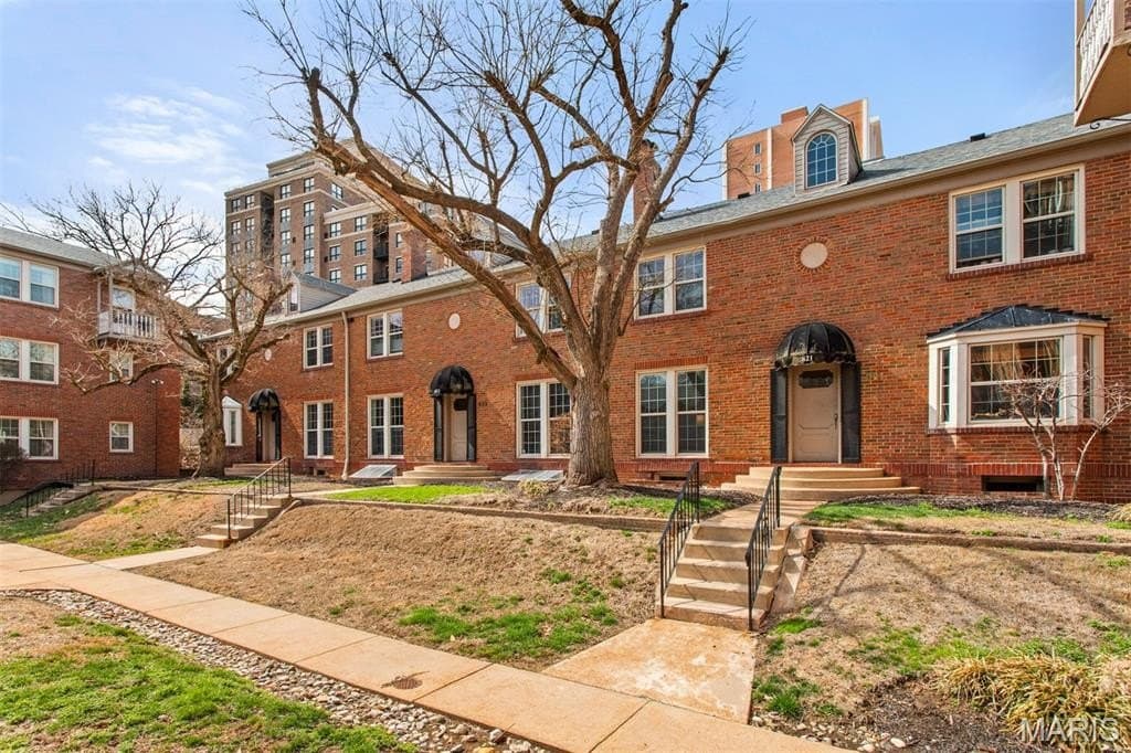 821 Westwood Dr Apt 1S, Clayton