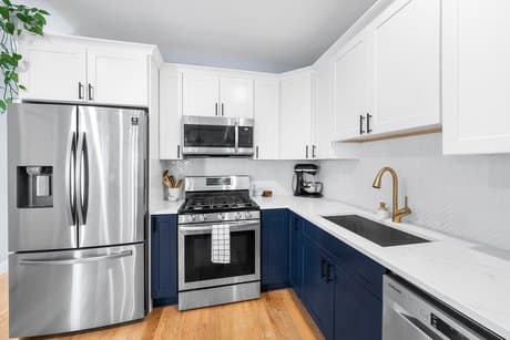 49 Eutaw St Apt 1