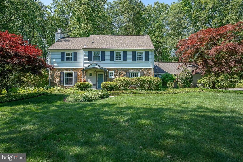 734 Woodcrest Rd, Wayne