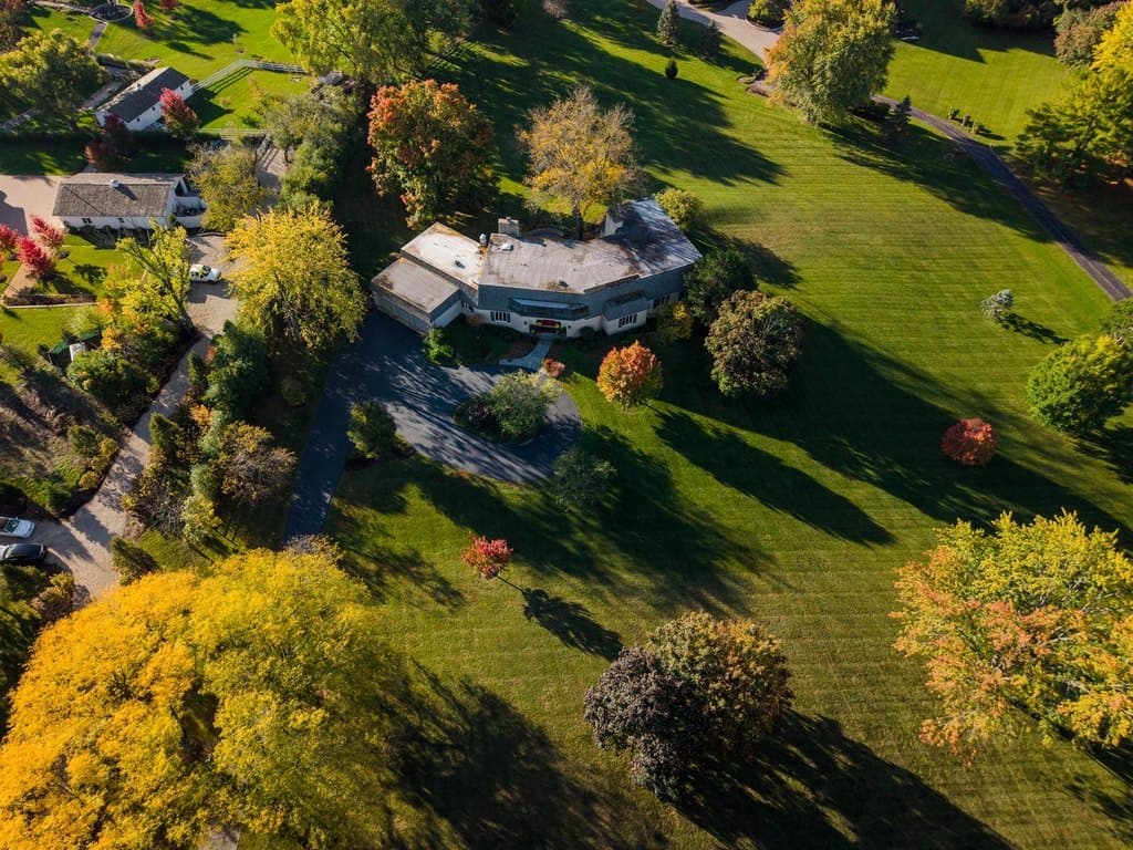 418 W County Line Rd, Barrington