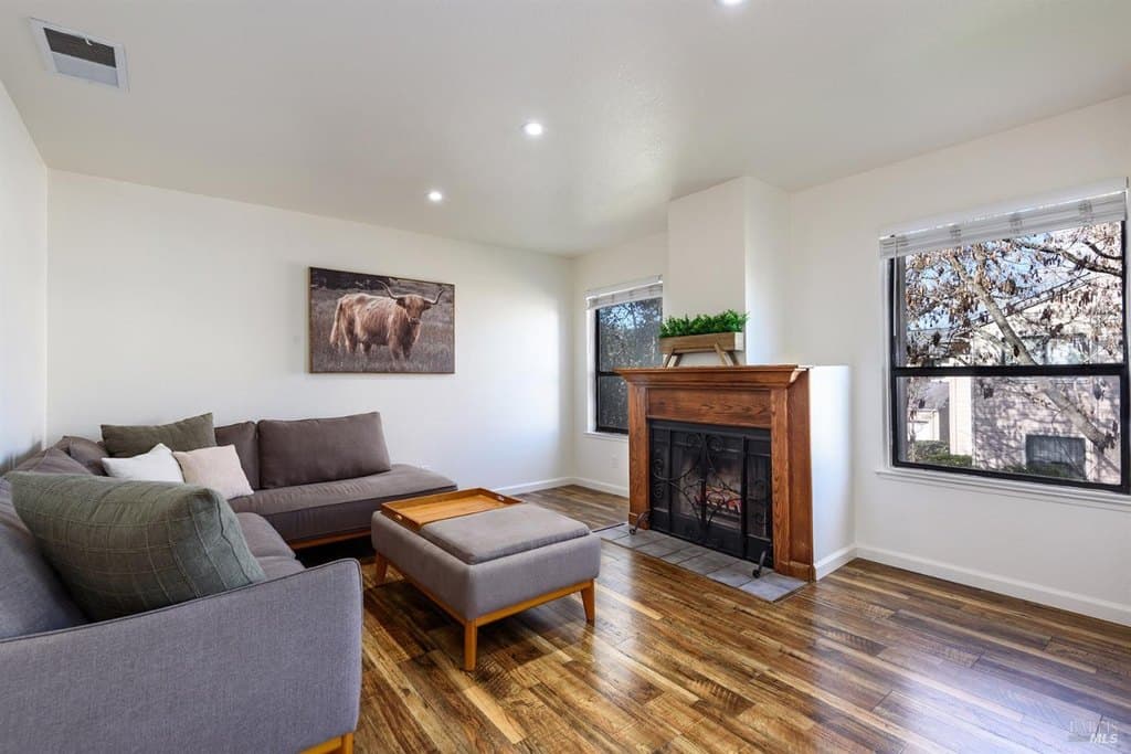 439 Mission Blvd, Santa Rosa