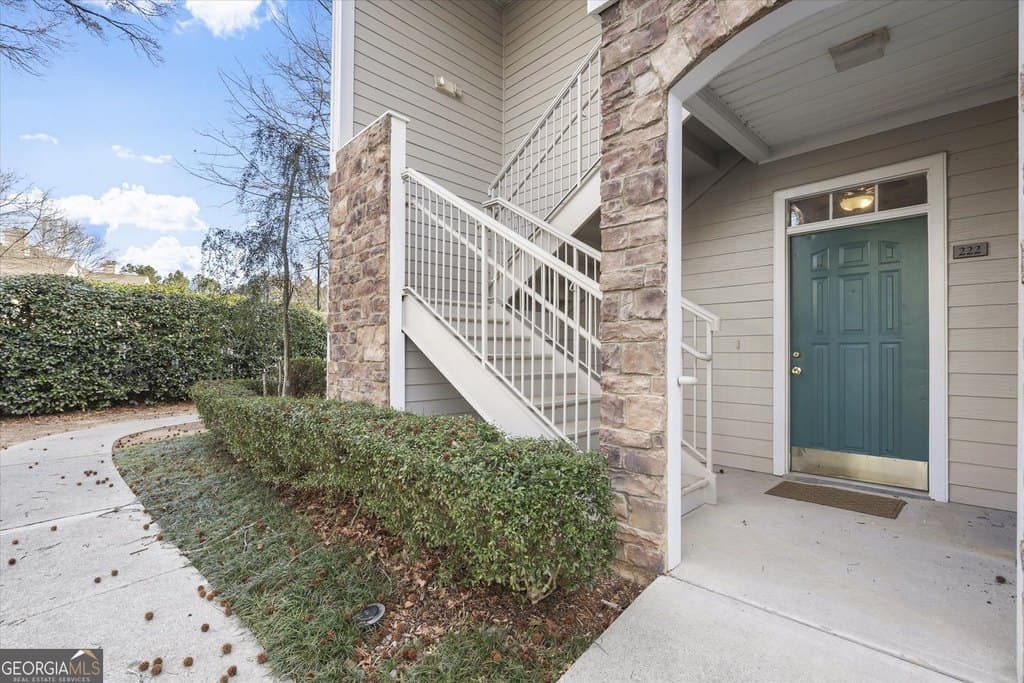 222 Edinburgh Ct, Alpharetta