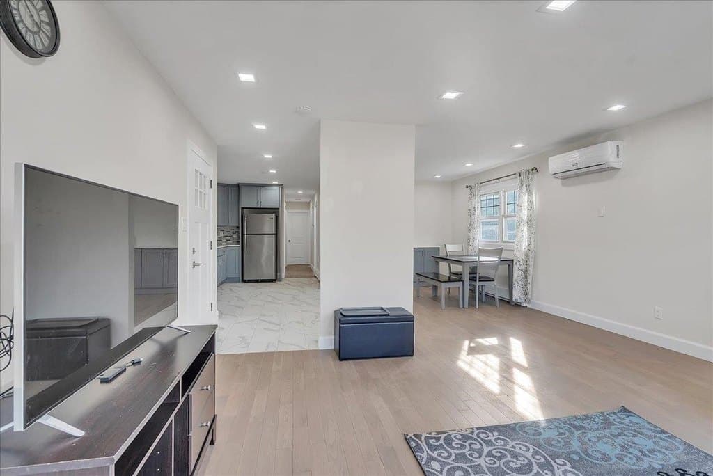 69 Hopkins Ave, Jersey City