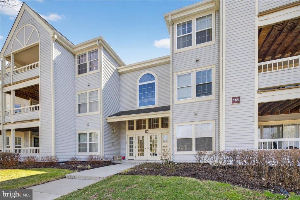 115 Federal Ct Apt 10, Princeton