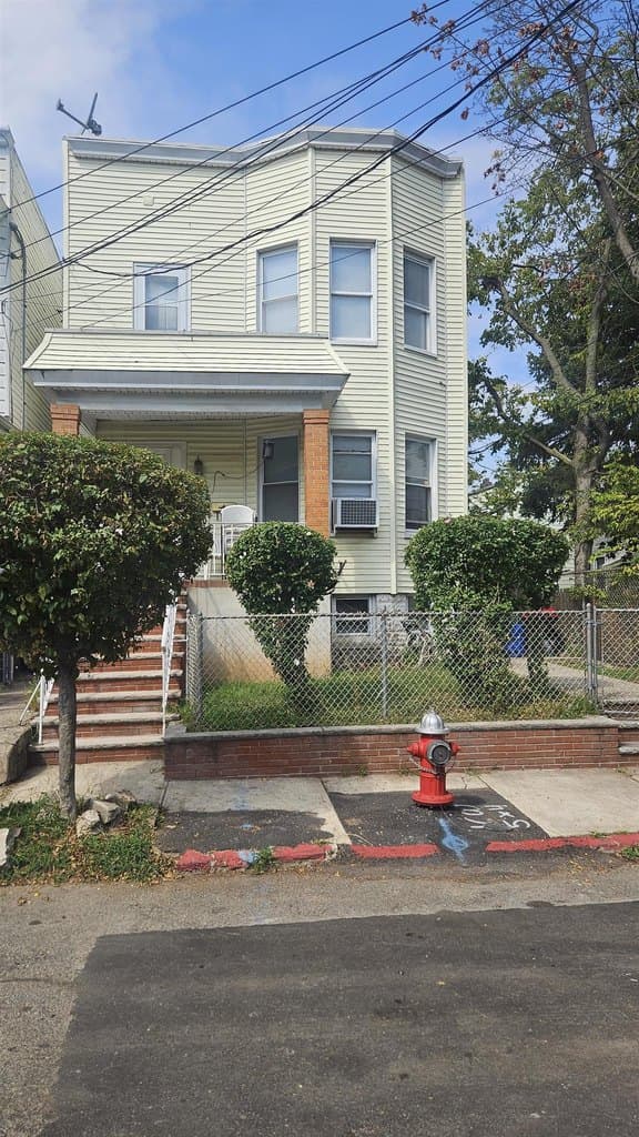 17 Bayside Pl, Jersey City