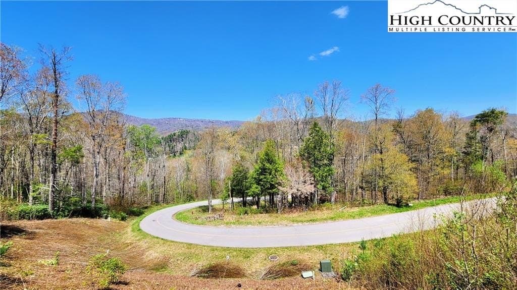 31 and 32 Running Bear Cir, Banner Elk