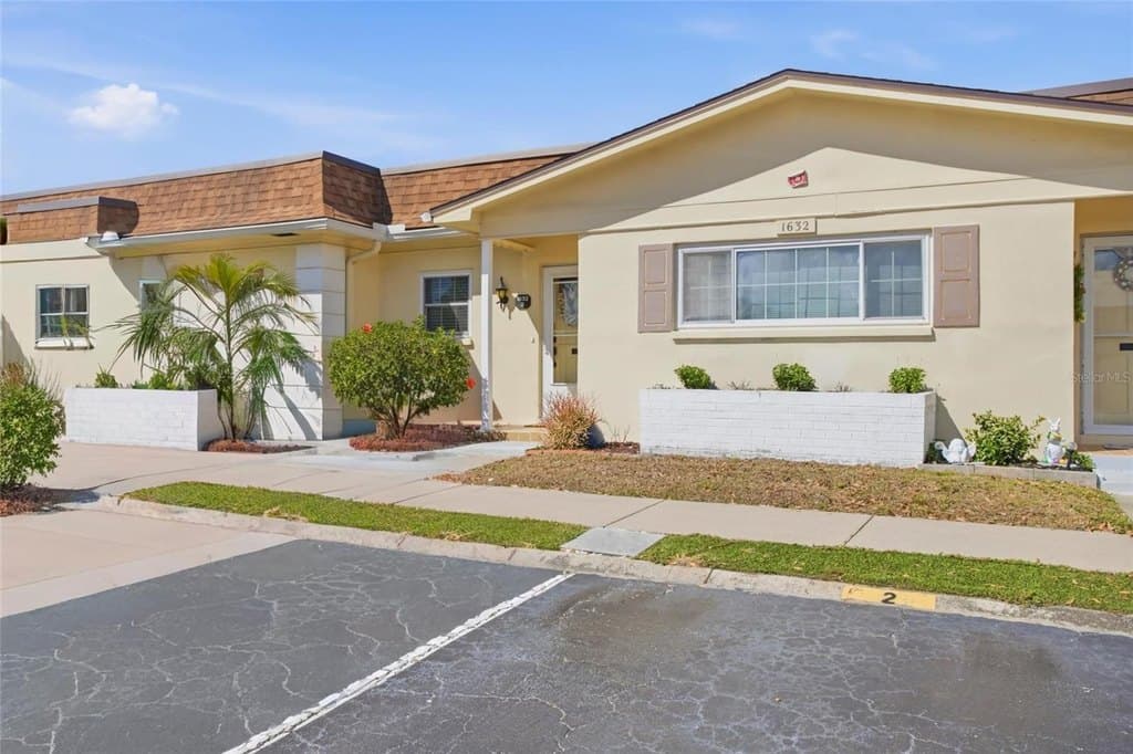 1632 S Lake Ave Apt 3, Clearwater